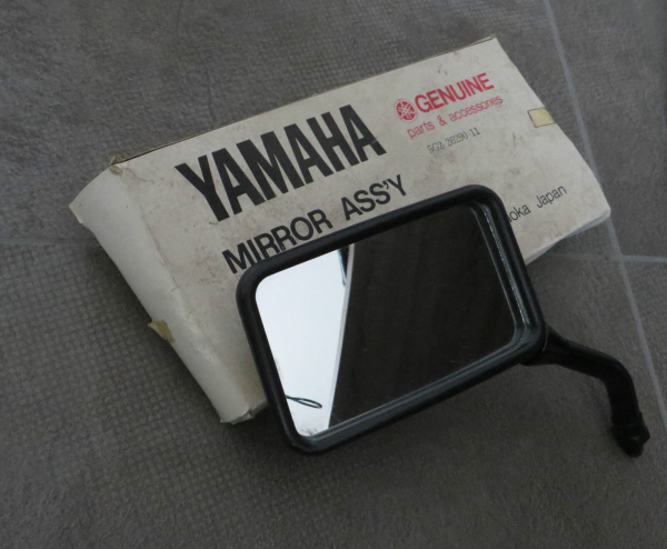 Yamaha Rückspiegel links XJ900 XV1000 SE Virago Back Mirror 5G2-26290-11 Original Neu 5G2-26290-11 umgeschlüsselt auf 31A-262